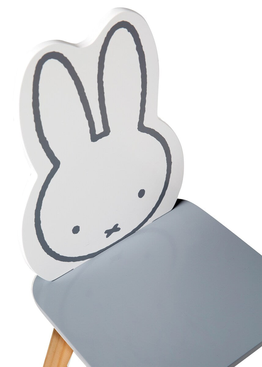 Nærbilde av stolrygg med miffy-ansikt på Møbelgruppe for barn Miffy 3 deler bord og stoler