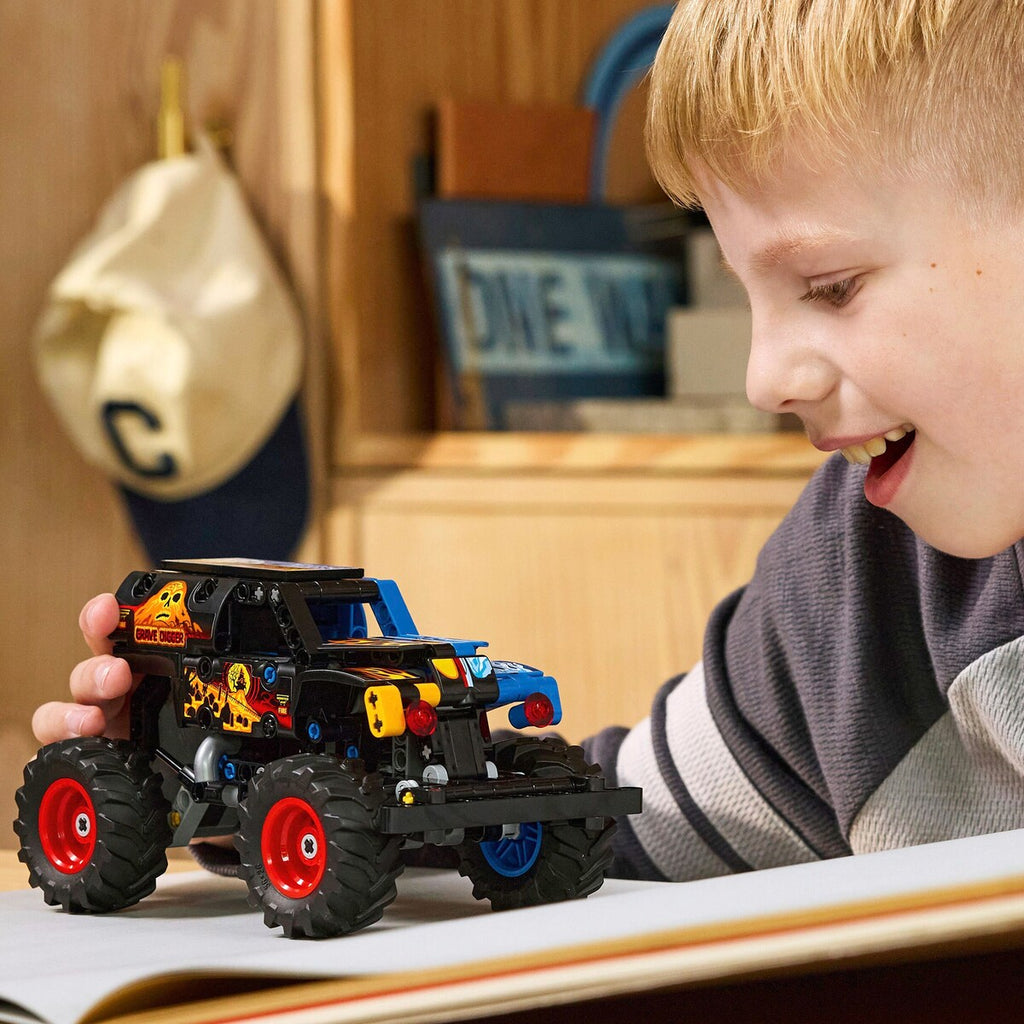 Montert Monster Jam™ Grave Digger™ ild og is med trekkmotor