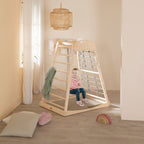 Montessori innendørs klatretårn i tre 127 x 83 cm forfra