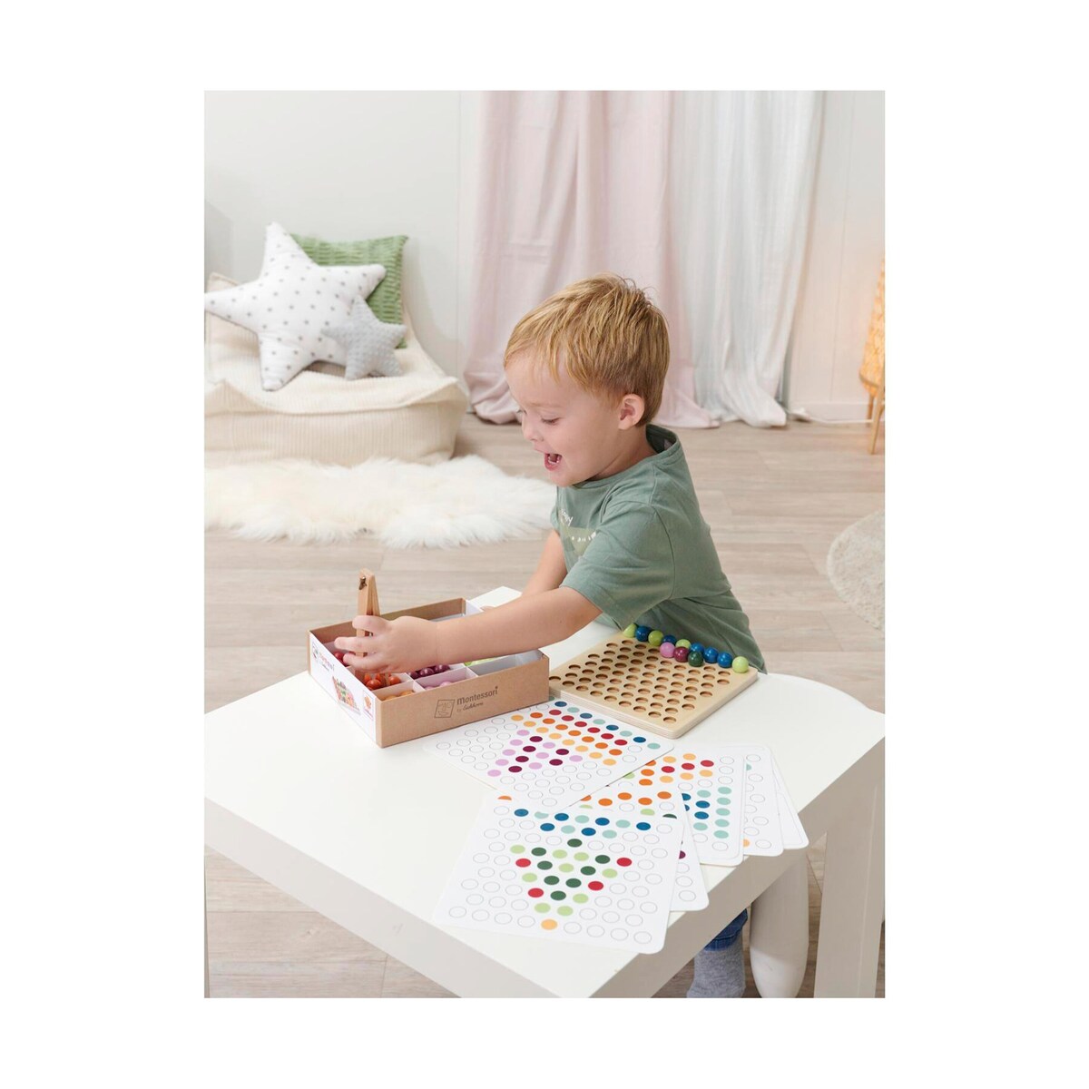 Montessori sorteringsperler i tre 100 deler fra 4 år med malekort