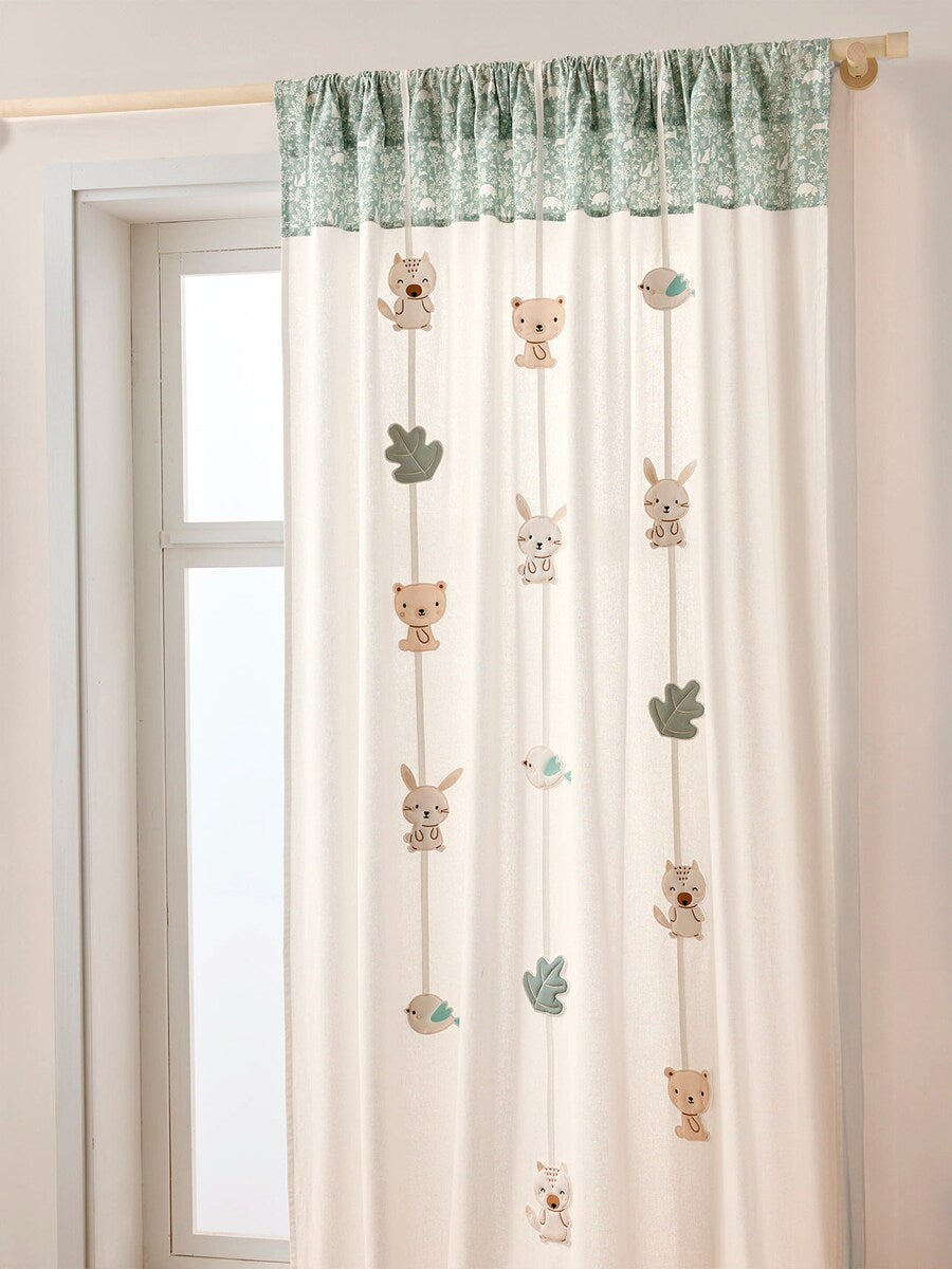 Mørkleggingsgardin med broderi skogmotiv bomull bakside