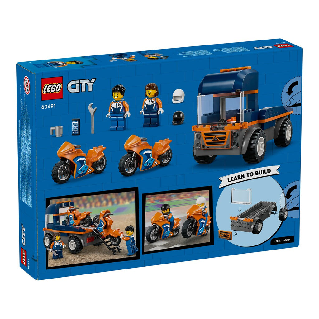 Nærbilde av minifigur med hjelm fra Motorsykkeltransporter 60491