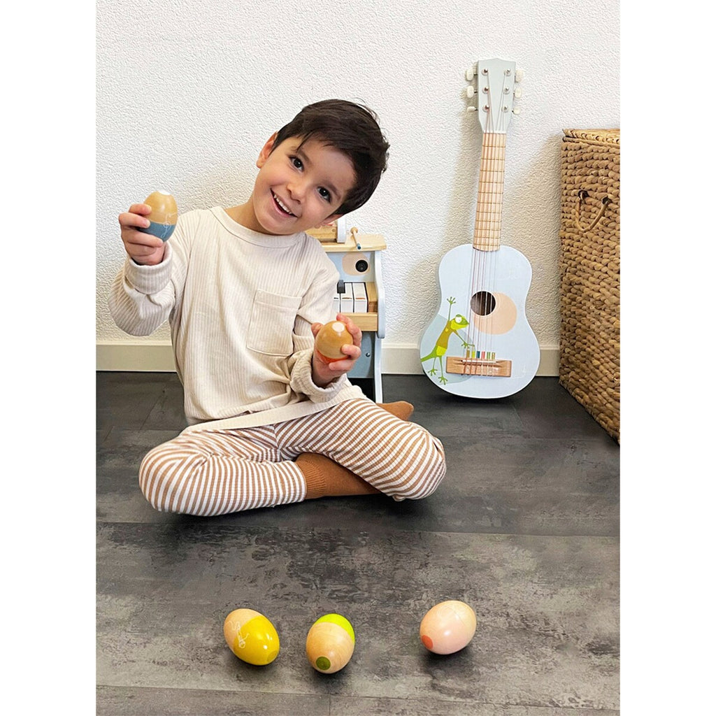 Musikkegg i tre 5-pakning fra 6 mnd fargerike egg i hånd