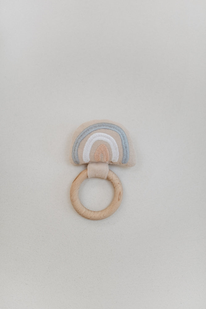 Detalj av Muslin ringrangle regnbue, økologisk bomull - Leevje med tre-ring