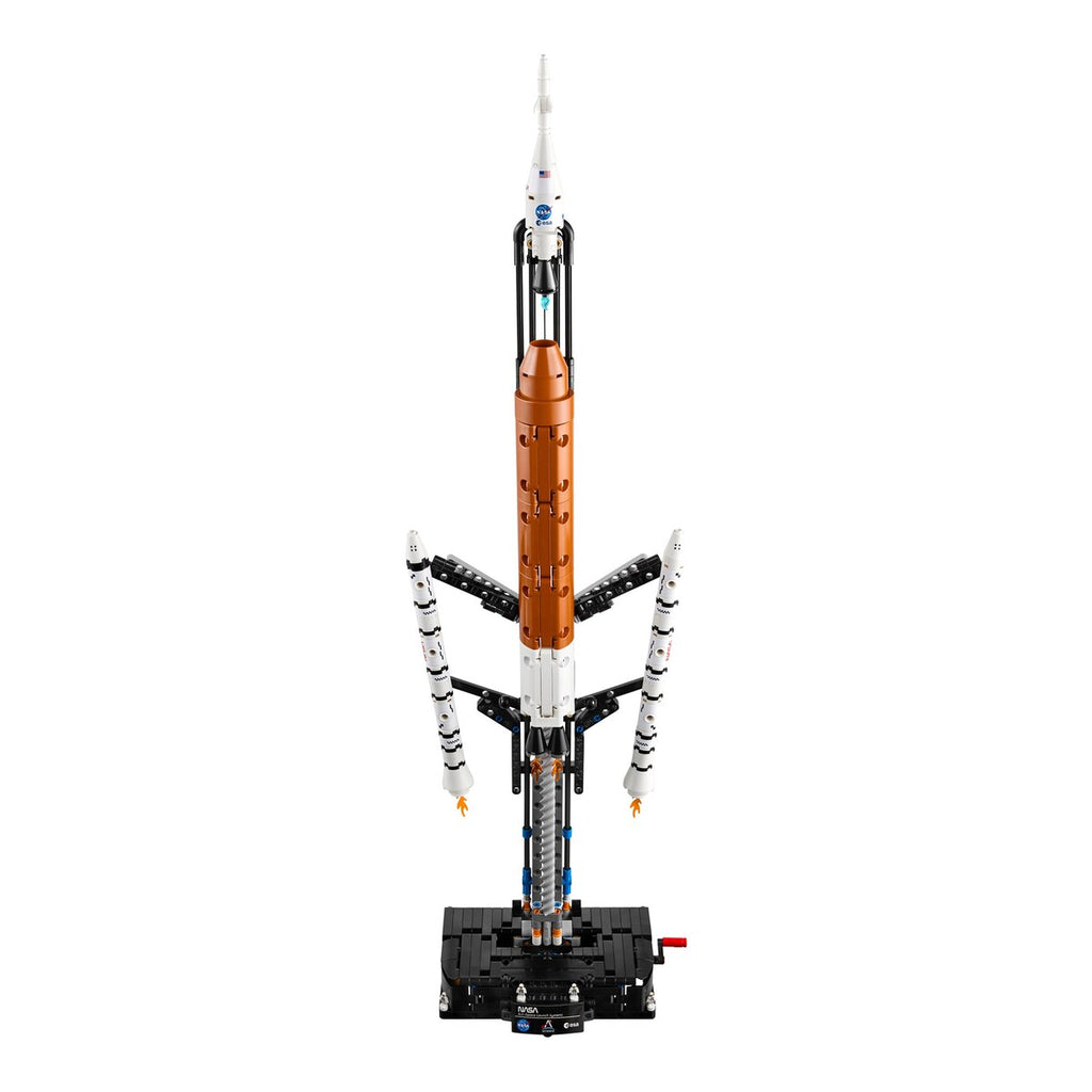 Bakside av NASA Artemis SLS-tungløftrakett 42221