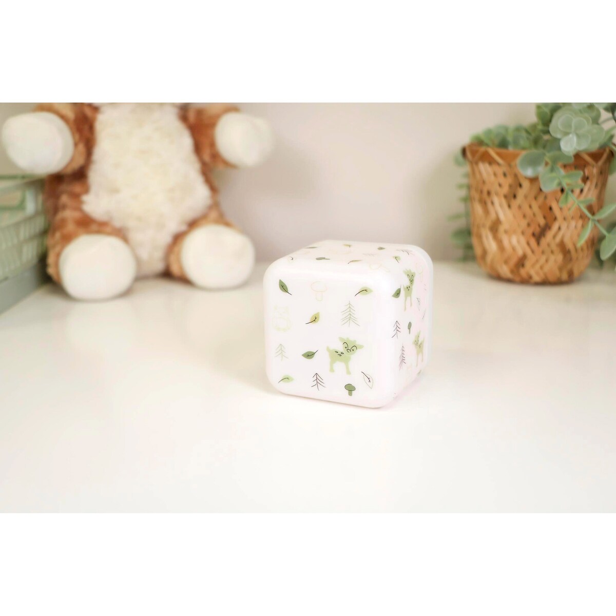 Nattlys Cube B 2-i-1 mobil og stikkontakt 7x7x7 cm - Cloud B