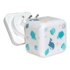 Nattlys Cube B 2-i-1 mobil og stikkontakt 7x7x7 cm - Cloud B