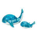 Nattlys med projektor Tranquil Whale Family forfra