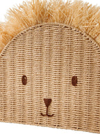 Detalj av bastmanke og filz-applikasjoner på oppbevaringskurv løve i naturfiber 50 cm