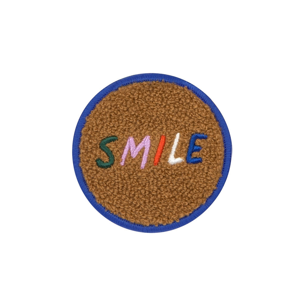 Detalj av trykknapp på Patches 3-delers sett Little Gang Smile/Fun - Lässig