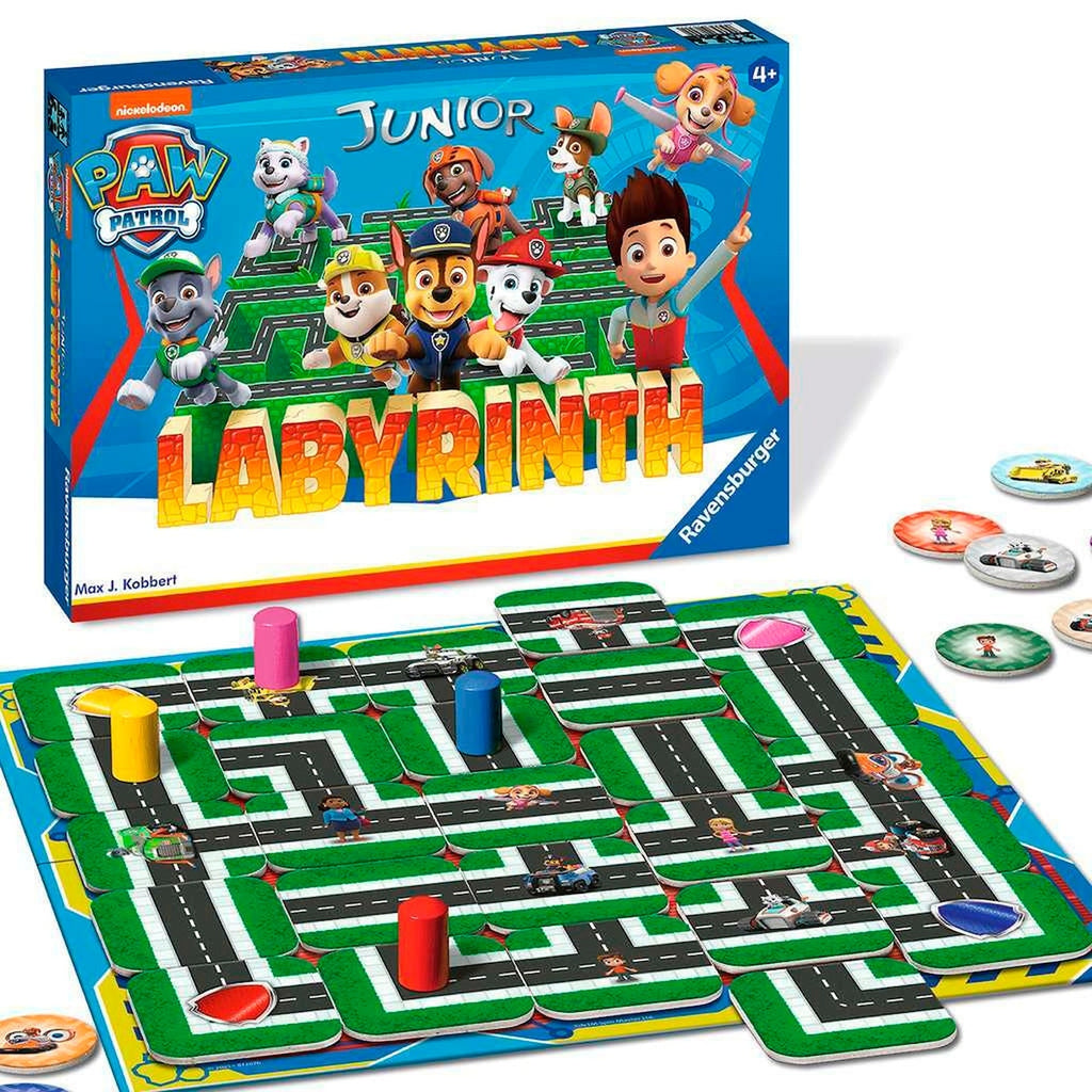 Montert spillområde med Paw Patrol Junior Labyrinth brettspill og figurer