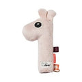 Pipeleke med rangle Raffi giraff puder polyester fra Done by Deer