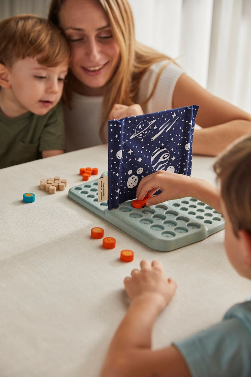 Planetgjettespill i gummitreverk - PlanToys spilldeler samlet