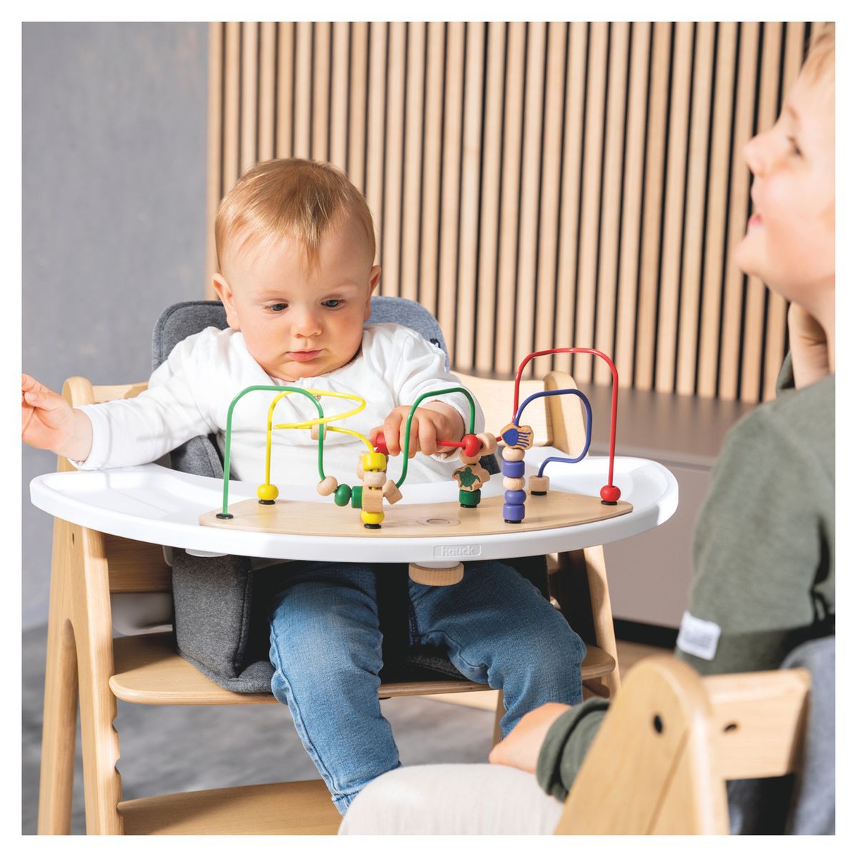 Play Tray basis uten leker til barnestol Arketa med sikkerhetssele