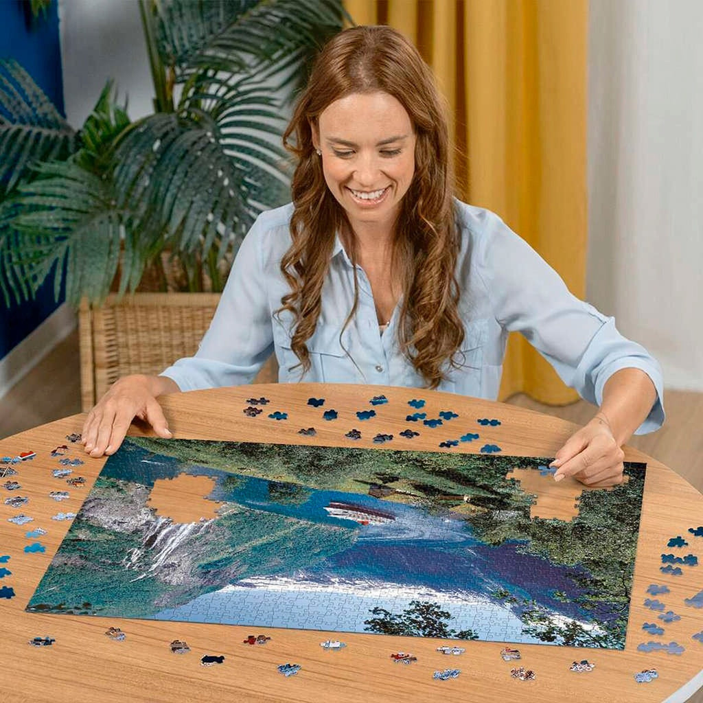 Detalj av puslespill Norsk fjord 1000 brikker Ravensburger