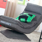 Pyntepute med fyll Minecraft Creeper i fløyel fra siden