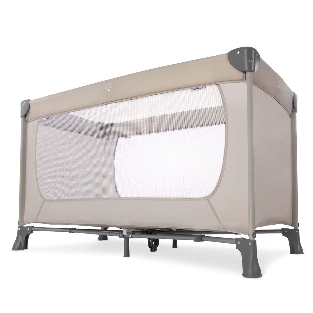 Detalj av stoff og søm på Reiseseng Dream'n Play beige