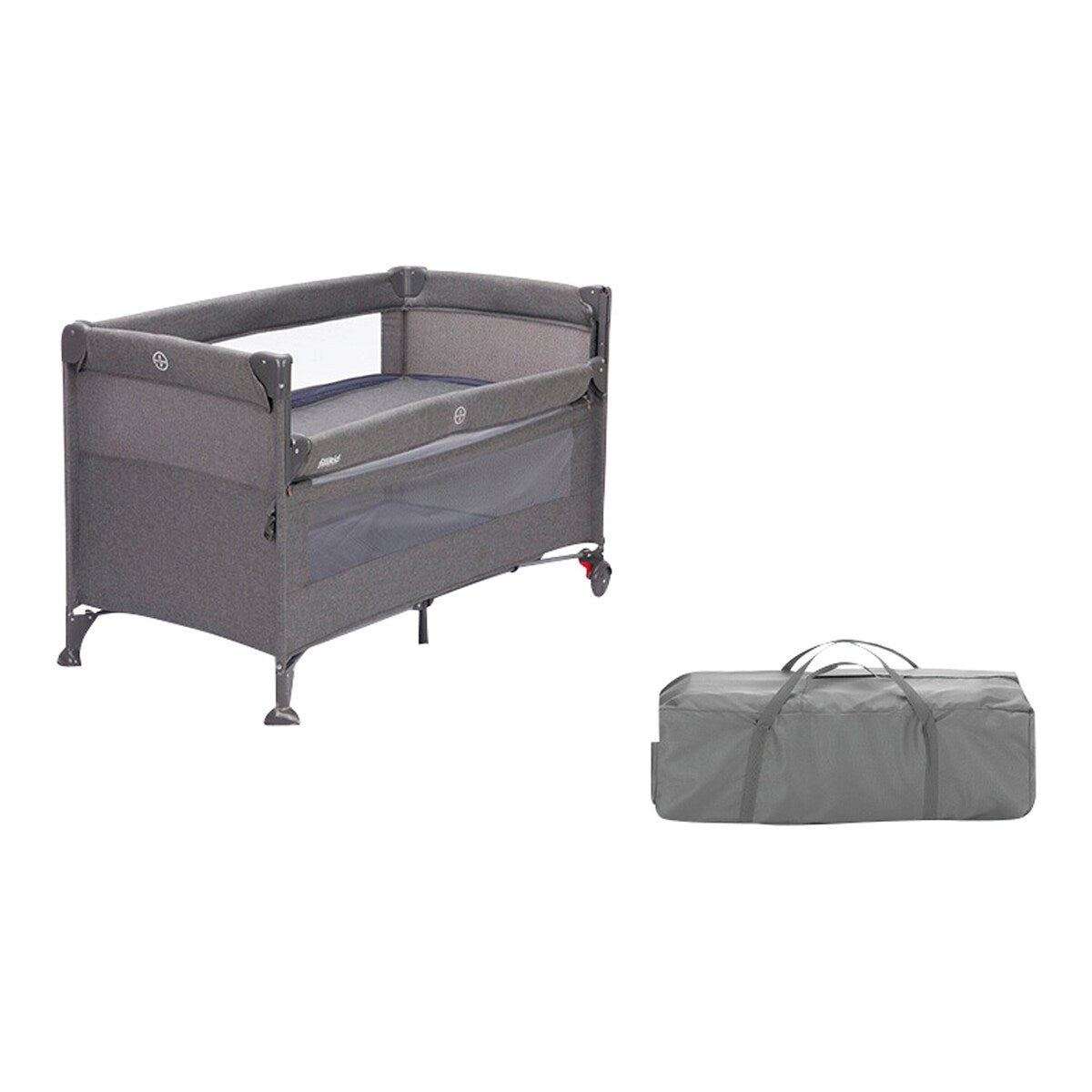 Reiseseng Porto 120 x 60 cm med hjul og madrass montert ved siden av voksenseng