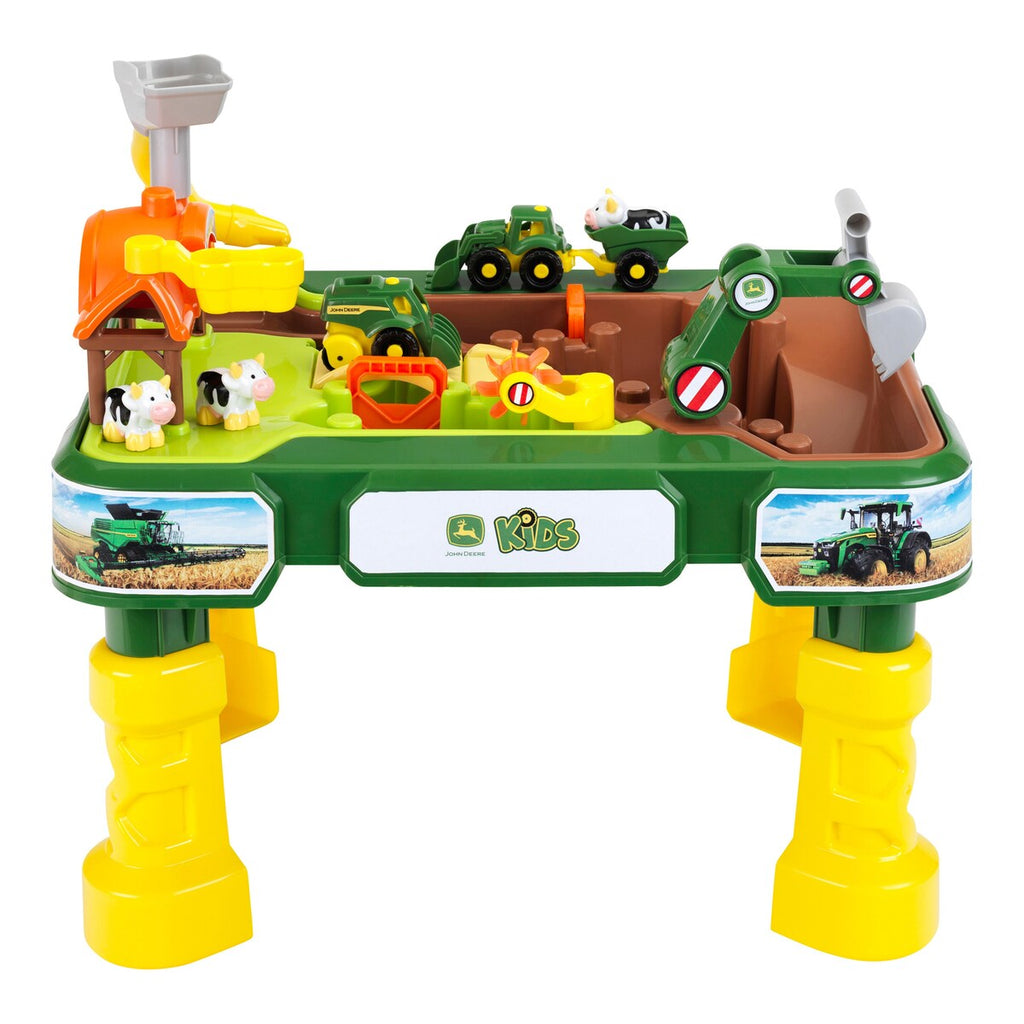Lek med kuer på Sand- og vannlekebord 2-i-1 John Deere Farm