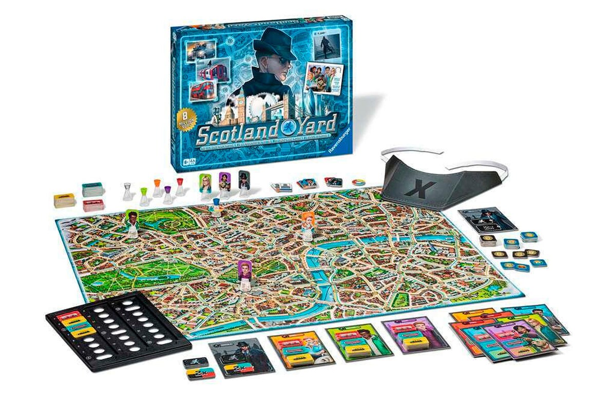 Detaljbilde av Scotland Yard brettspill med billetter og spilldeler