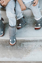 Detalj av semsket skinn og merinoull i Semsket skinnstøvel Shark Walker fra 18 mnd merinoull