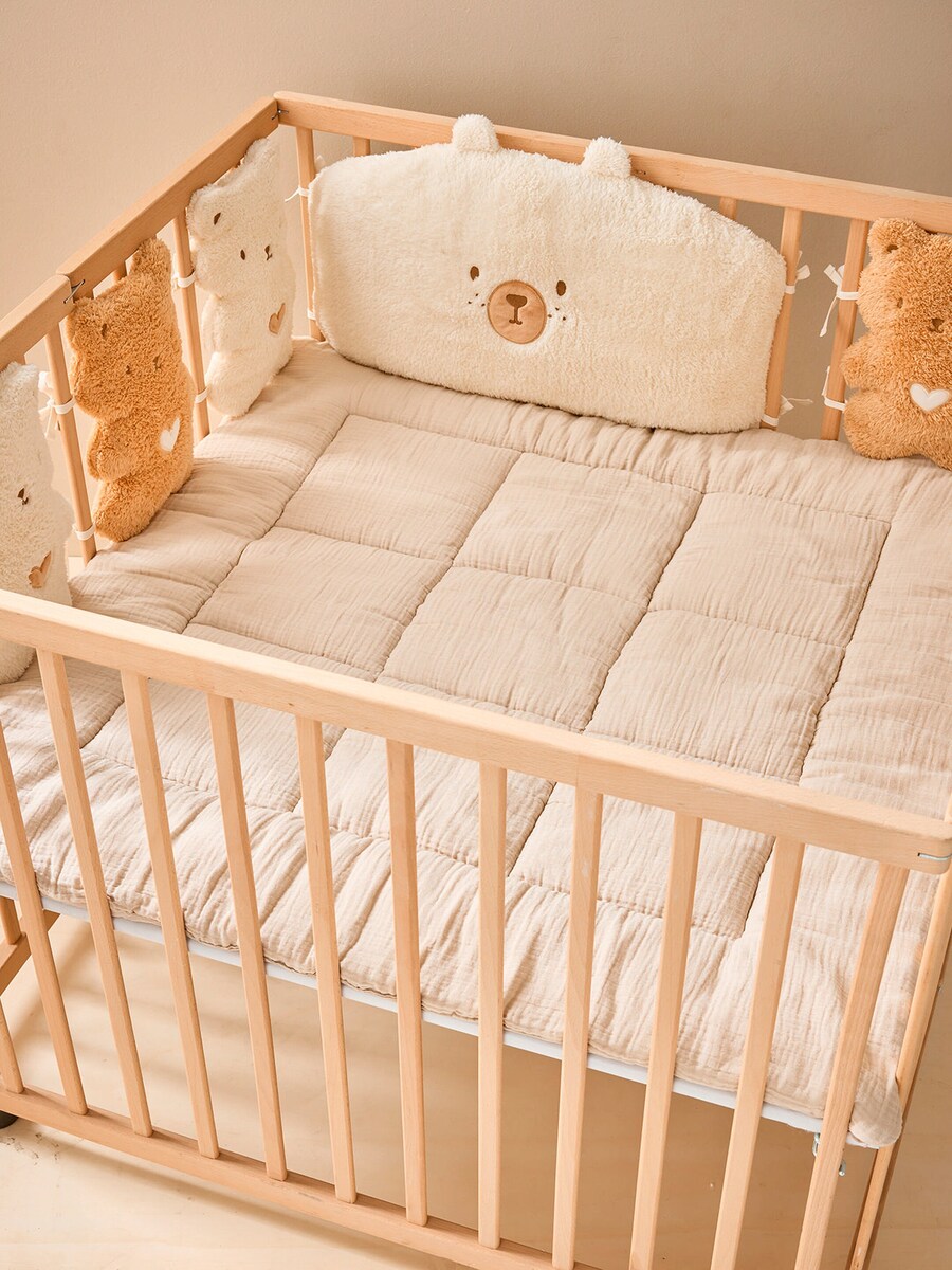 Sengebeskytter for babyseng og lekegrind 180x30 cm teddyfleece forfra