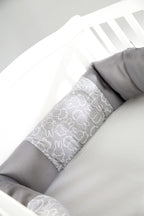 Nærbilde av stoff og polstring på Sengebeskytter Easy Air safe asleep Miffy
