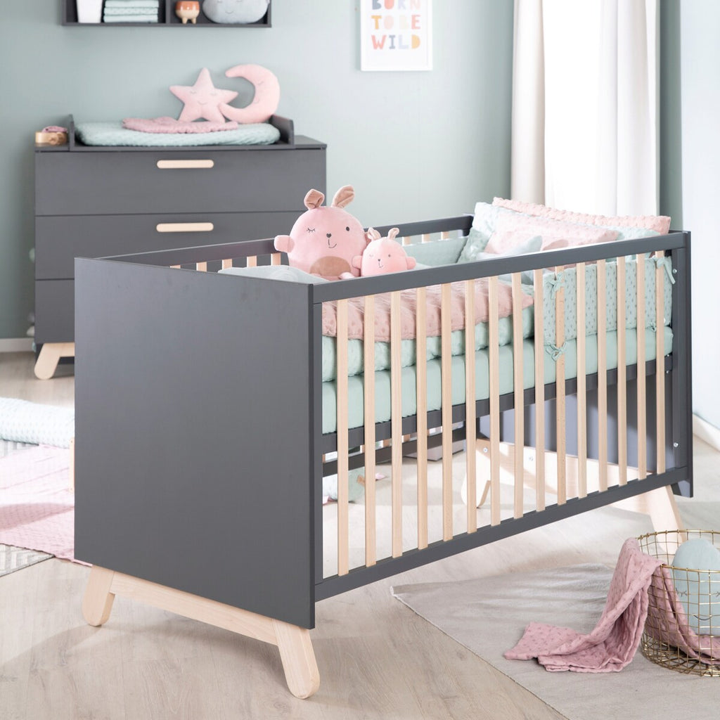 Sengebeskytter for babyseng 60x120 / 70x140 cm Lil Planet - roba montert i babyseng