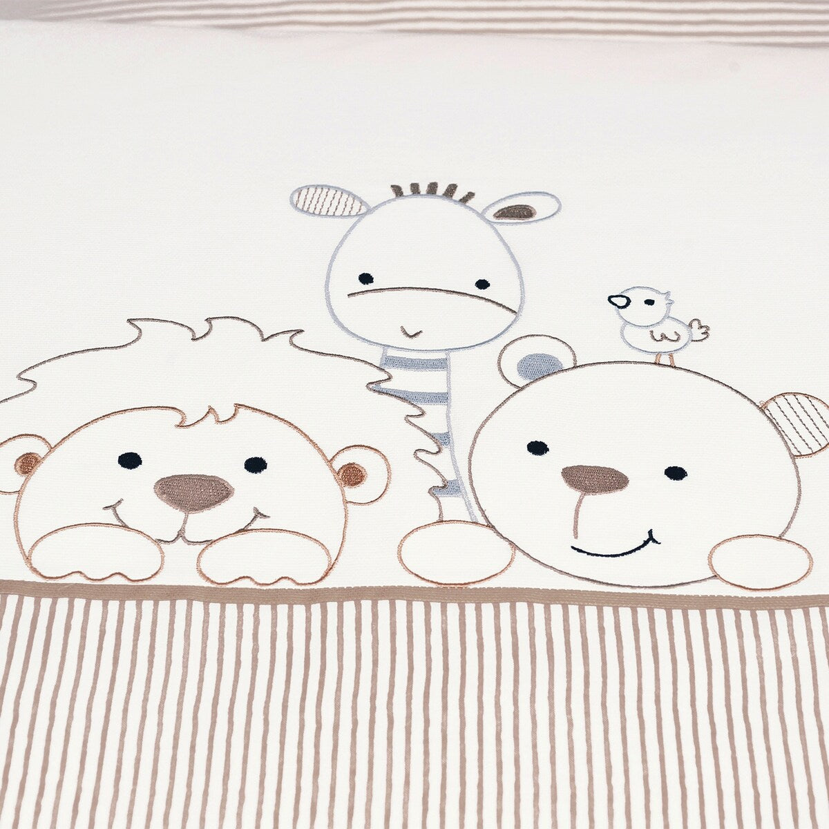 Sengesett Wild Friends 4 deler montert i babybås