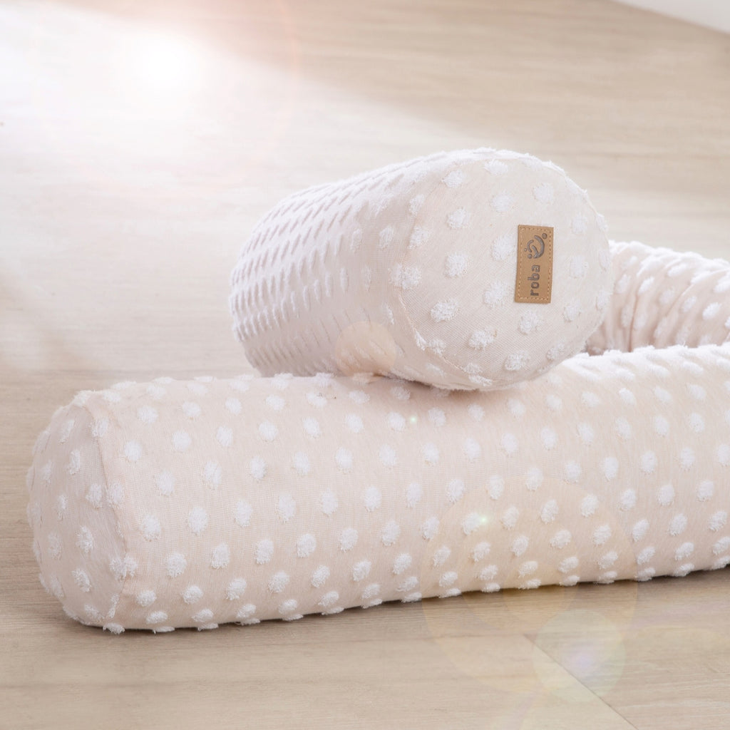 Sengeslange frosty almond 170 cm Ø 12 cm beige detalj av stoff