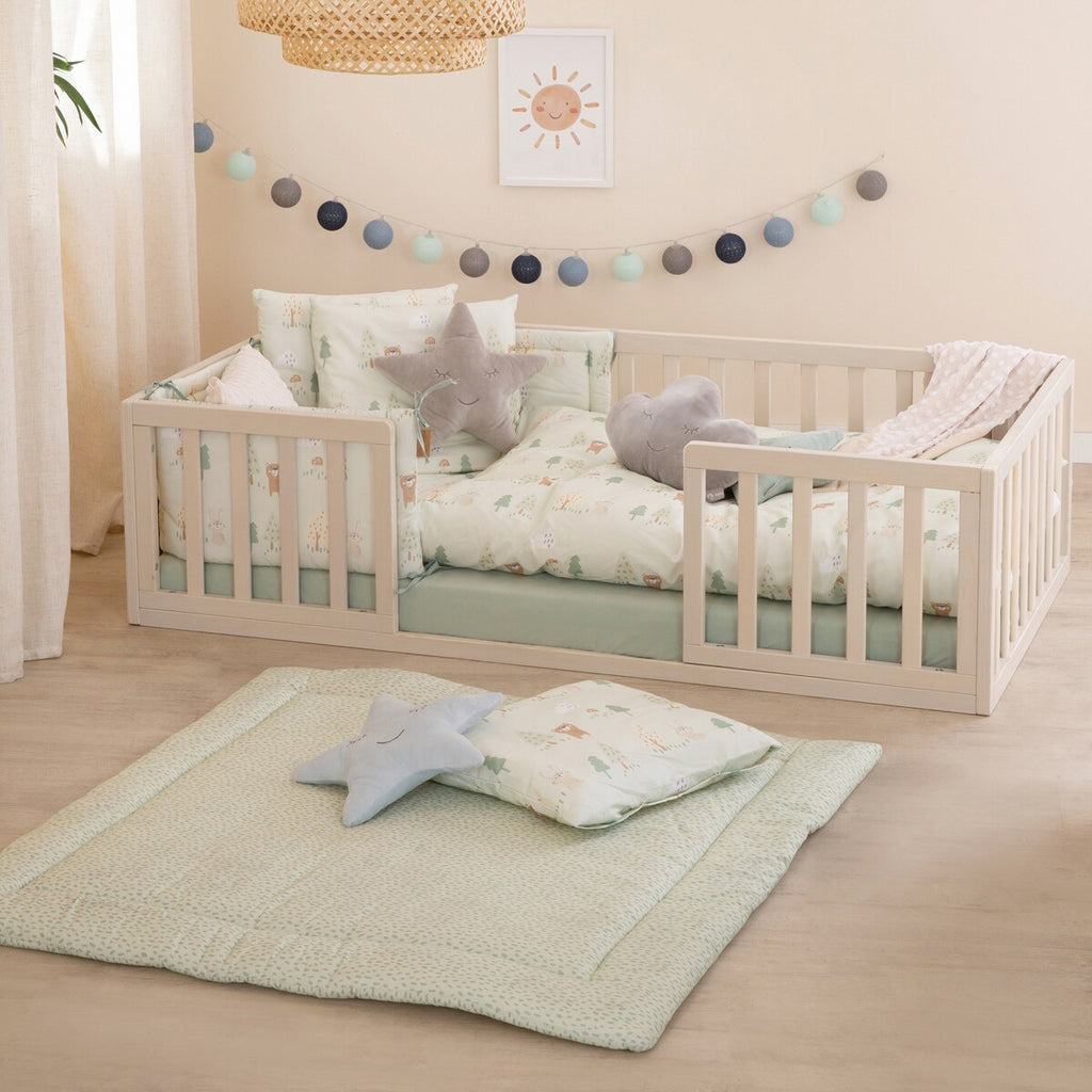 Sengetøy 2-delt Woodland Buddies 100x135 cm bomull montert i seng