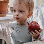 Silikonsmekke Dinner Bib med oppsamlingslomme - Bibs på spisebord
