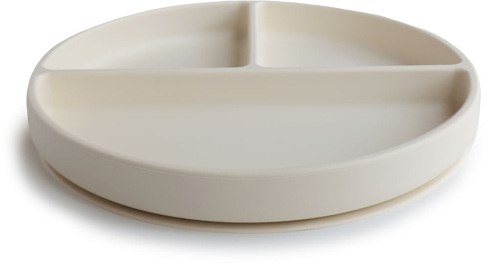 Silikontallerken med inndeling og sugekopp ivory Mushie underside med sugekopp