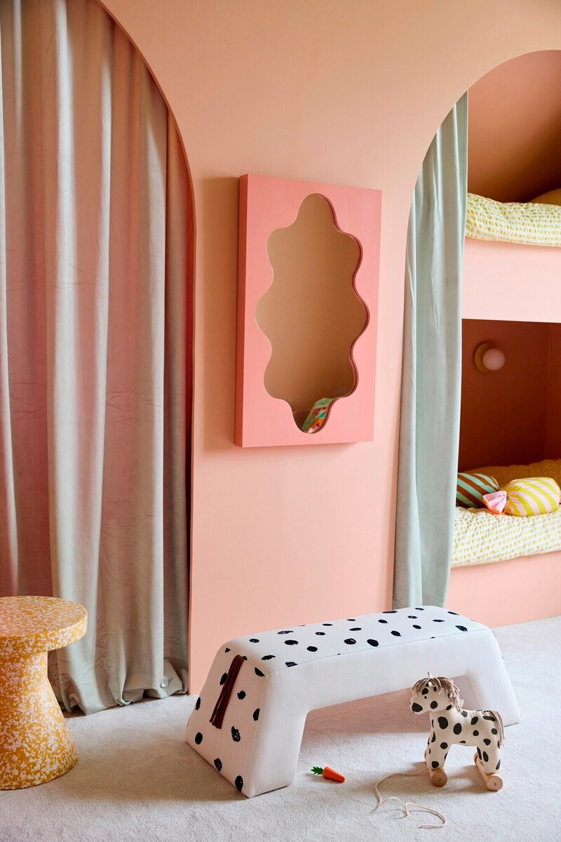 Sittebenk for barn Pippi Langstrømpe 100 cm med fargerike detaljer