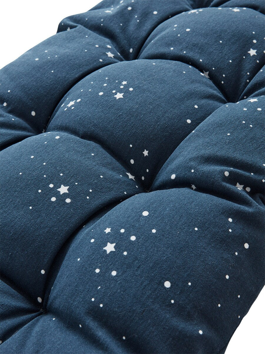 Detalj av quilting på Sittepute for benk eller kiste 65x40 cm bomull