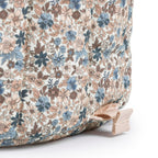 Sittepute Grace Blue Garden montert på barnestol
