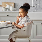 Oversikt av Sittepute Grace Blue Garden for barnestol