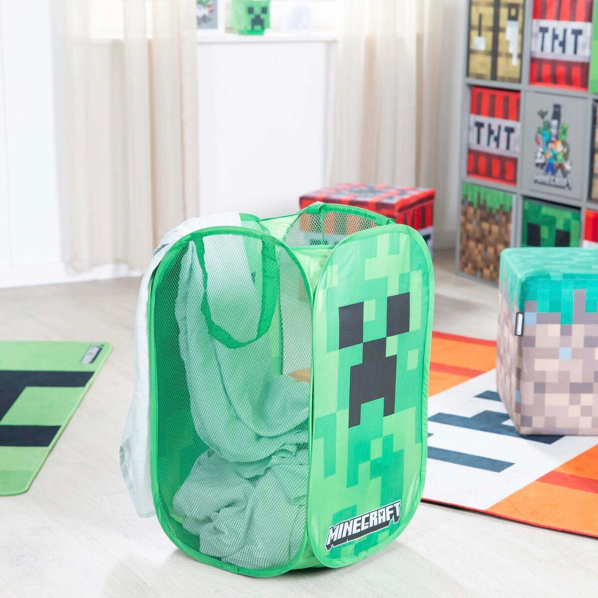 Nærbilde av håndtak på Skittentøykurv i stoff sammenleggbar Minecraft Creeper