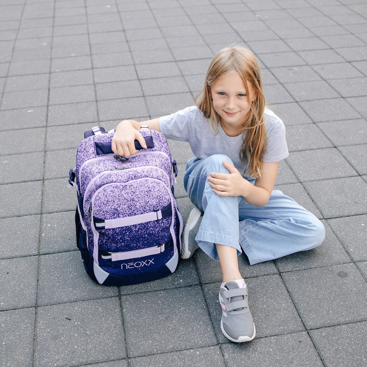 Detalj av Skolesekk Active Pro med laptoplomme og organiser glidelås