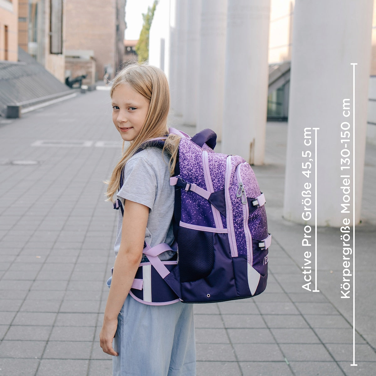 Skolesekk Active Pro med laptoplomme og organiser montert på rygg