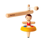 Snurrebass ballerina i gummibaumtre 9,8 cm bakside