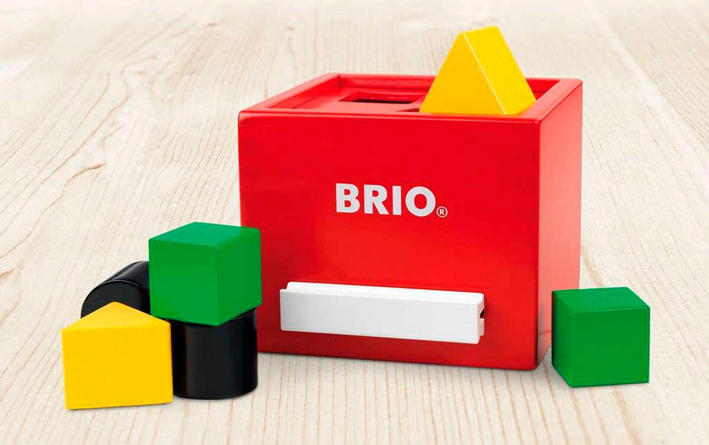 Sorteringsboks i tre rød 14,4x11x13 cm - BRIO nærbilde