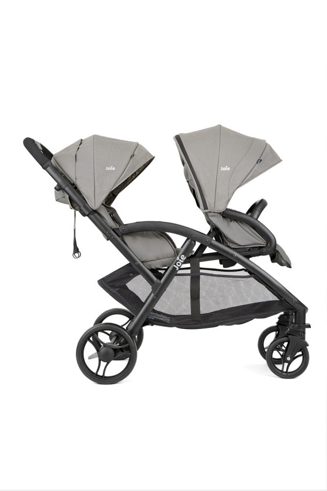 Detalj av hjul på Søskenvogn Evalite Duo tandem 11 kg sammenleggbar