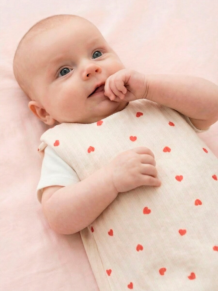 Sovepose baby sommer TOG 1 sideprofil