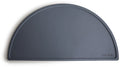 Spisematte i silikon tradewinds 48x23 cm Mushie forfra