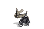 Sportsvogn parcel™ lx Signature Sandstone detalj av beltespenne