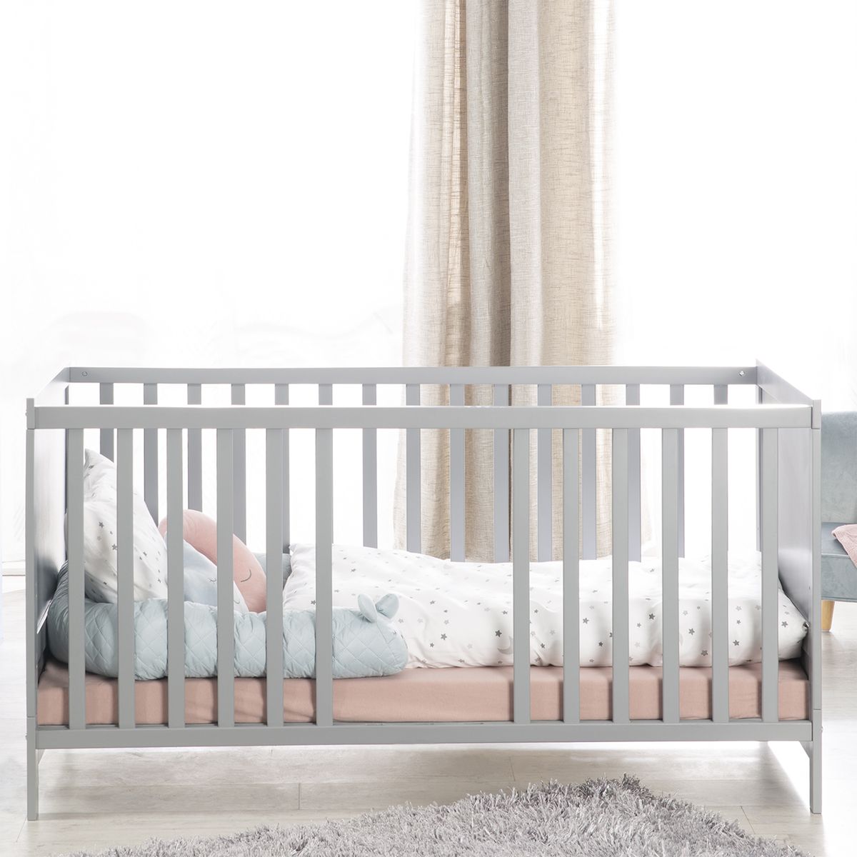 Sprinkelseng med 3-trinns justerbar bunn 70 x 140 cm taupe detalj av hjørne