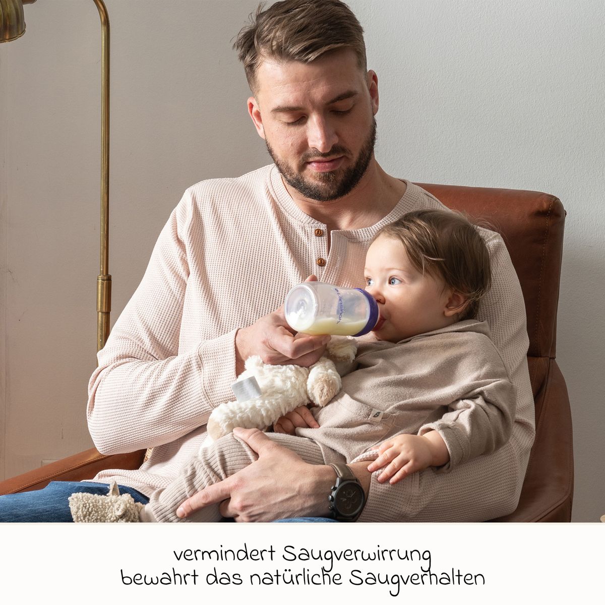 Ergonomisk form på Startsett med 2 tåteflasker 160 og 240 ml og 3 smokker - Lansinoh