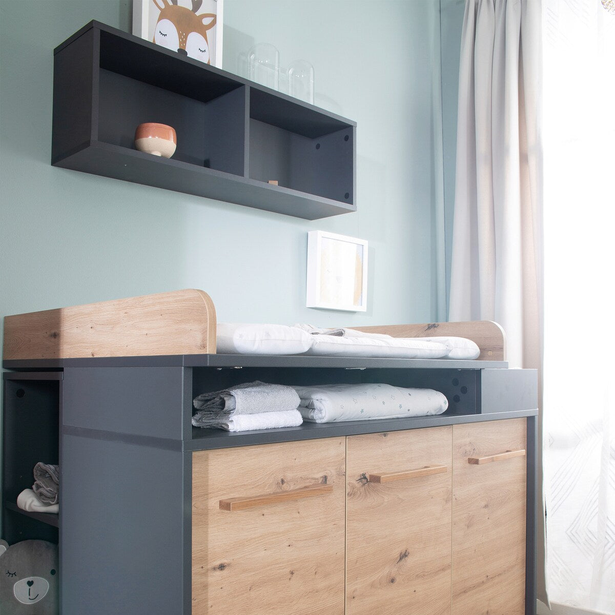 Stellekommode bred Lenn med avtakbar stelletopp 93 cm med avtakbar stelleplate
