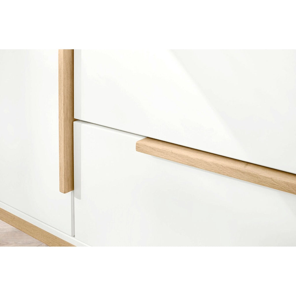 Montert stellekommode Juna bred 129x78 cm MDF/eik hvit i rom
